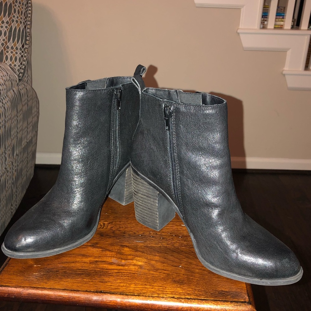 - Black ankle boots- Lucky Brand